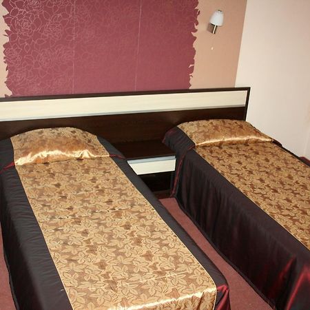 Hotel Elegant Karnobat Dış mekan fotoğraf