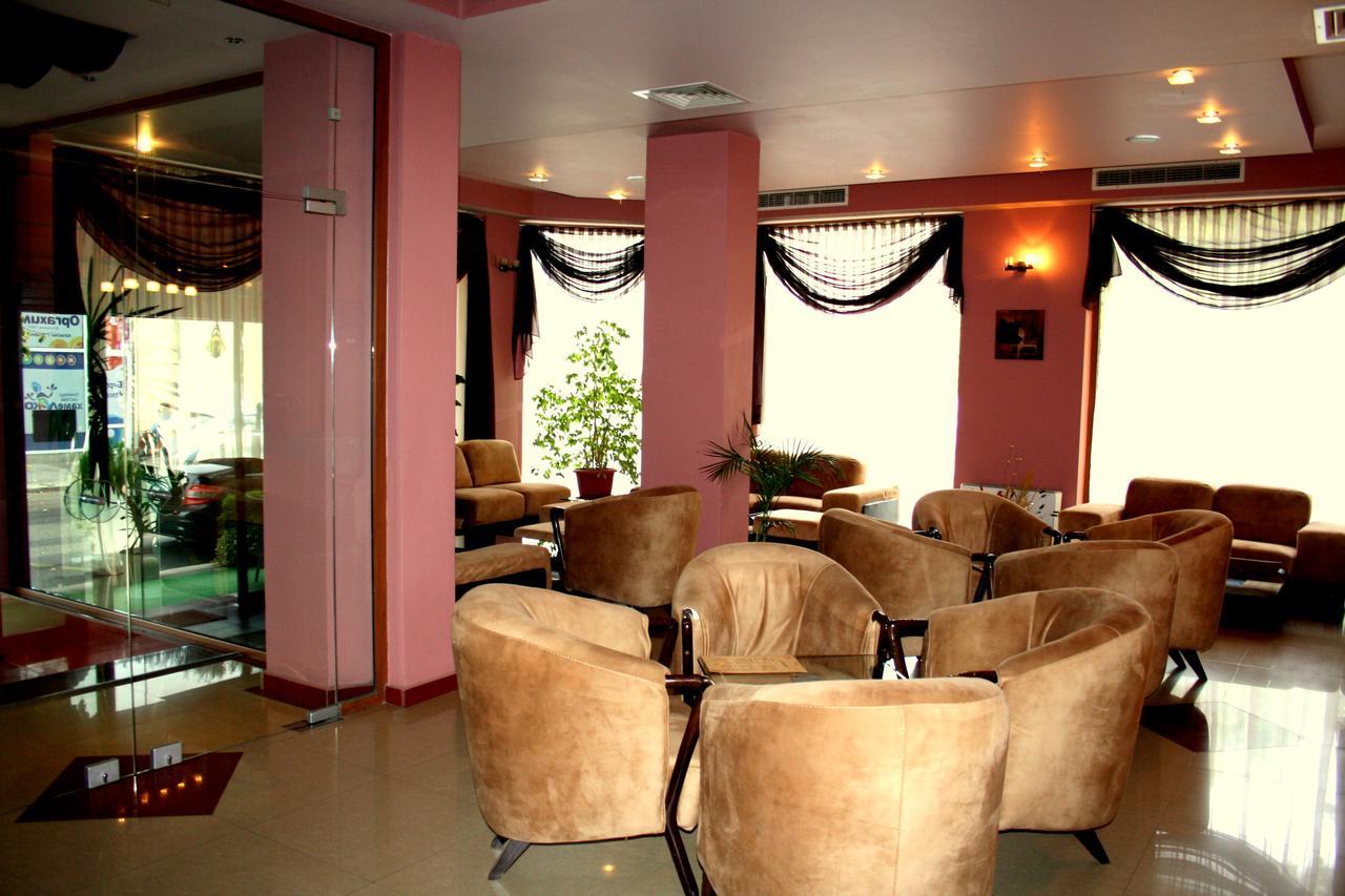 Hotel Elegant Karnobat Dış mekan fotoğraf