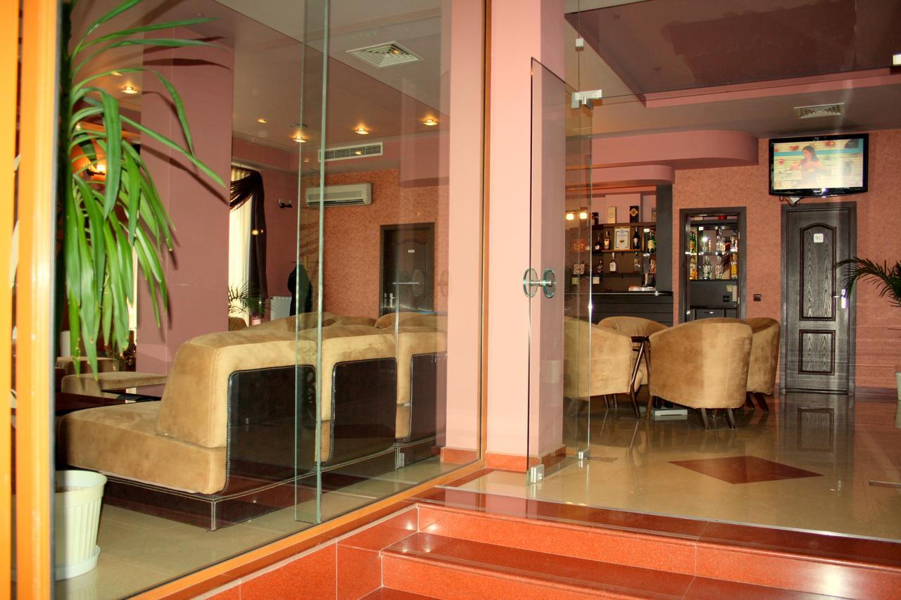 Hotel Elegant Karnobat Dış mekan fotoğraf